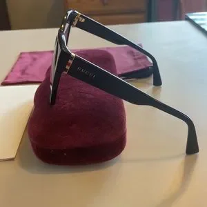 Gucci | Accessories | Gucci Sunglasses Black Big Frames Case  display picture 1